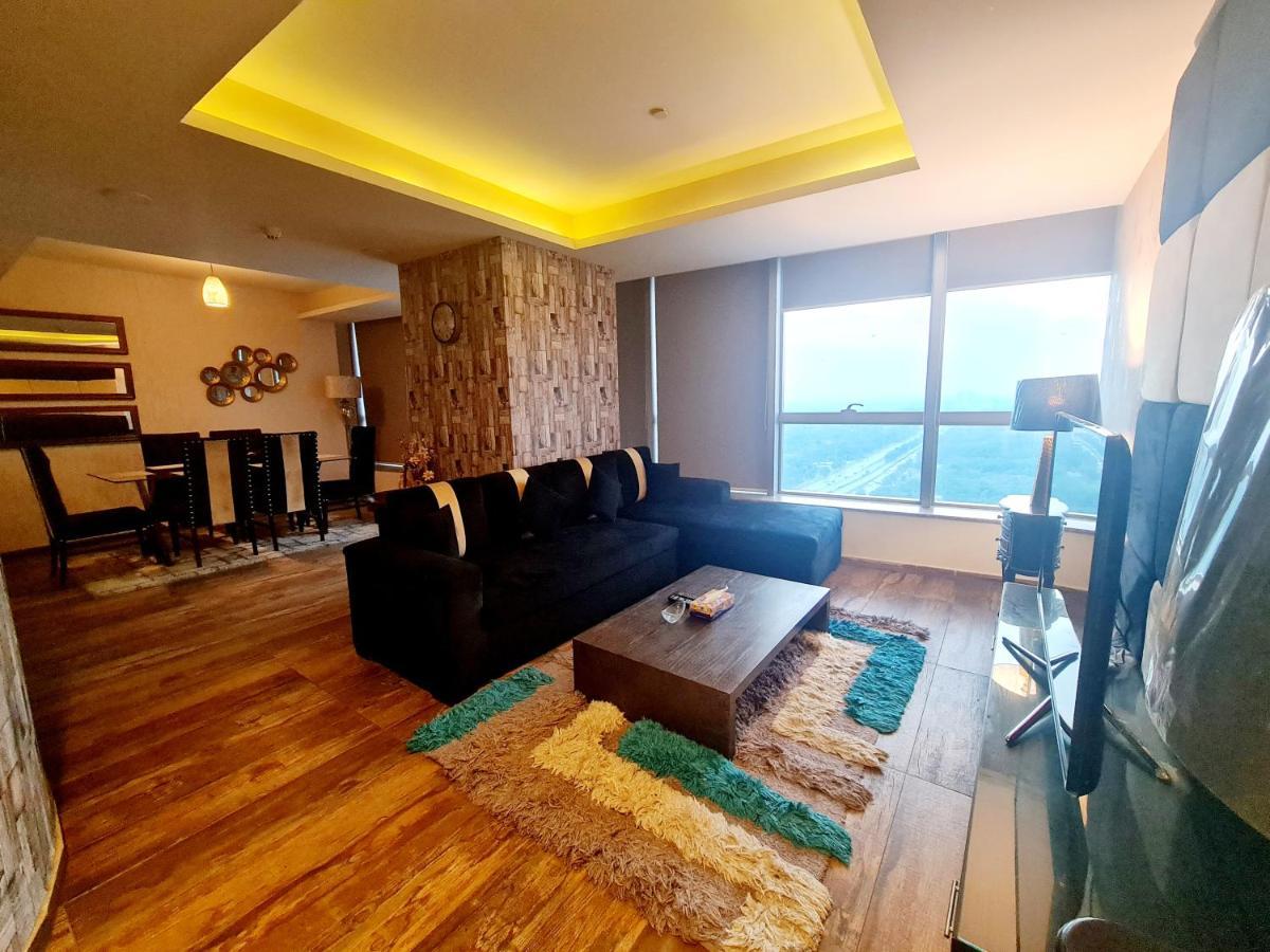 Royal Residencia Centaurus Islamabad Exterior foto